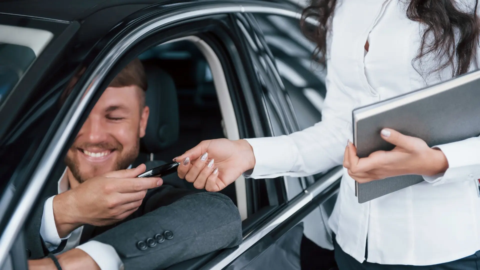 Acheter sa voiture comptant reste le choix le plus rentable face au renting en 2026