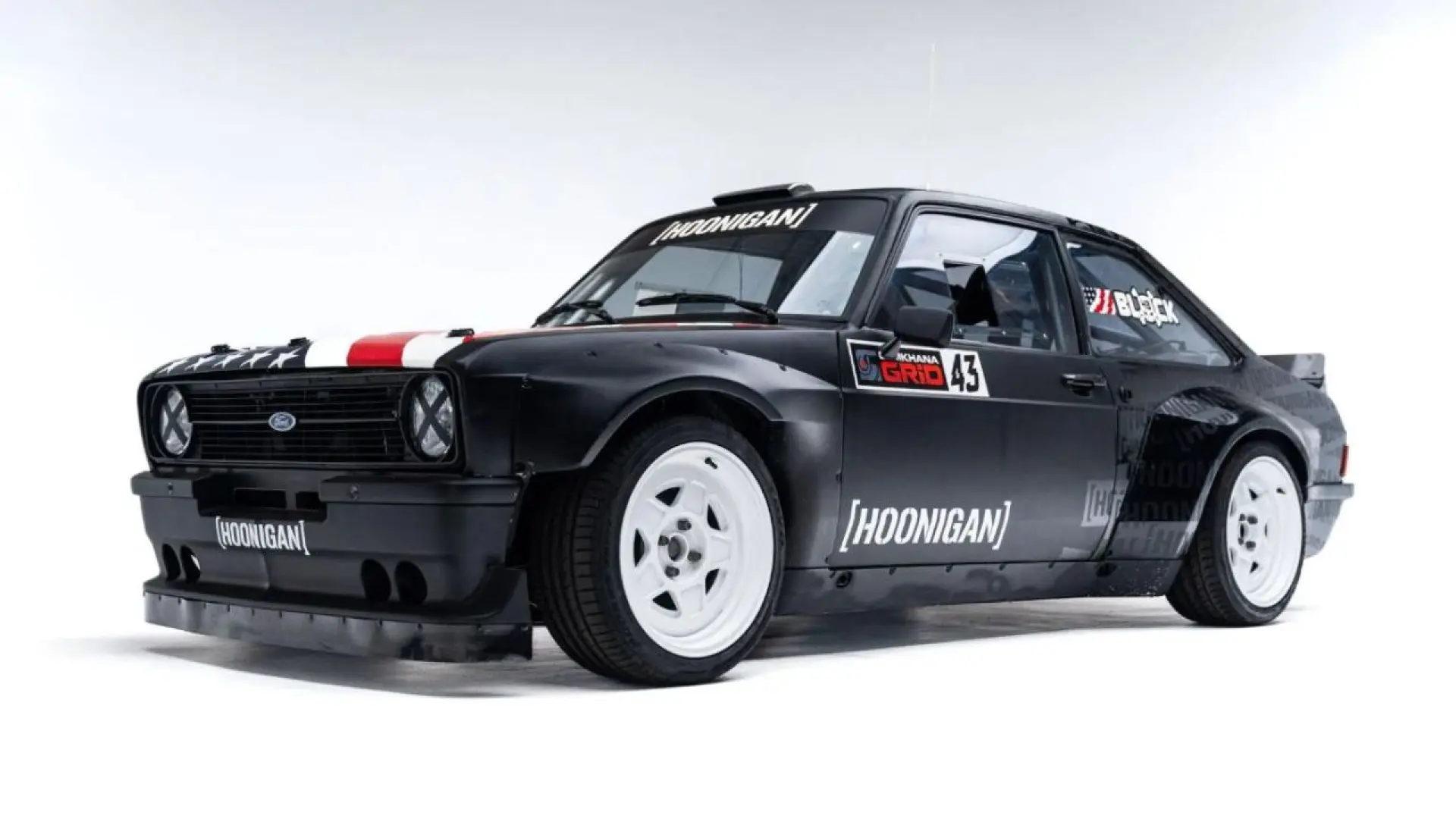 Ford Escort Mk2 de Ken Block avec kit carrosserie Rocket Bundy, capot carbone et livrée noire