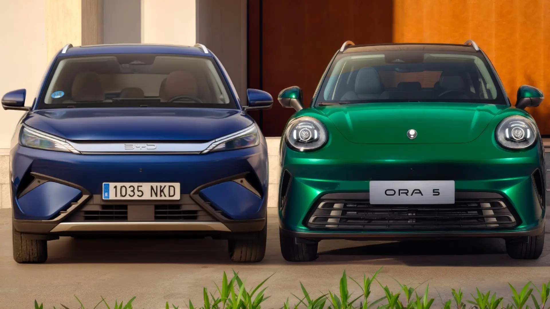 GWM Ora 5 et BYD Atto 3 EVO, deux SUV électriques chinois compacts côte à côte en comparaison