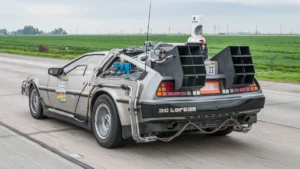 La DeLorean de Retour vers le Futur renaît en version électrique, le résultat est stupéfiant !