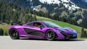 Cette McLaren P1 de 2015 pourrait s’envoler à 1,2 million d’euros aux enchères : un bijou d’ingénierie qui fait toujours rêver