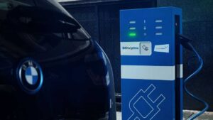 La recharge à domicile des voitures électriques menacée : l’Allemagne envisage une mesure choc qui inquiète les propriétaires et qui va nous concerner